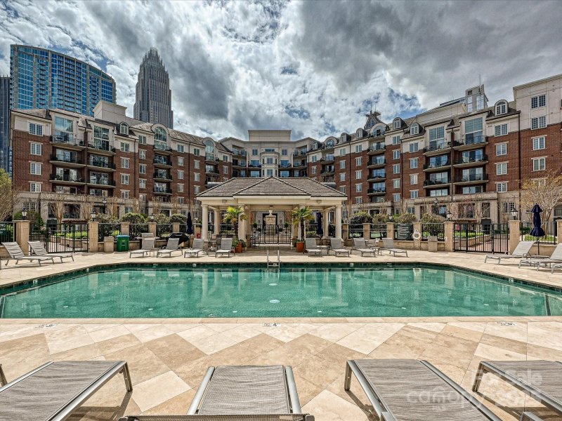 Property image 5 at 300 W 5th Street, Charlotte, NC 28202