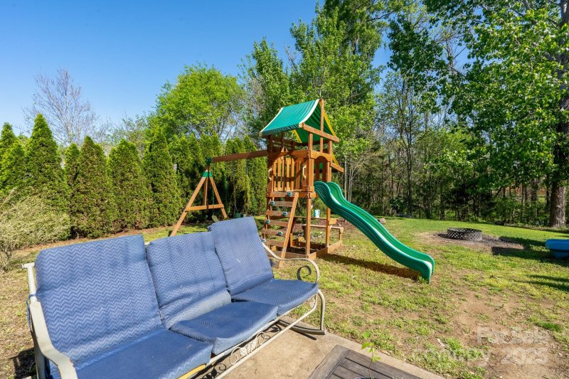 Property image 4 at 12915 Settlers Trail Court, Charlotte, NC 28278