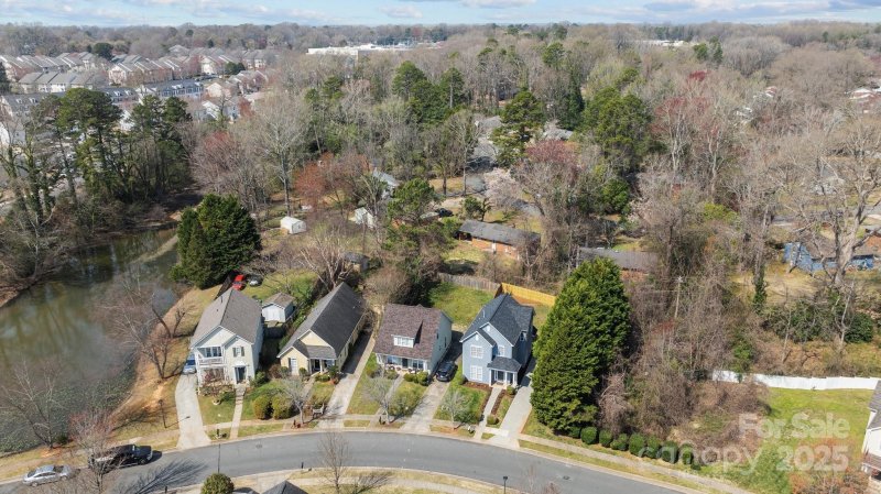Property image 3 at 4627 Eaves Lane, Charlotte, NC 28215