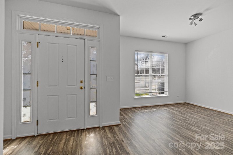 Property image 5 at 4627 Eaves Lane, Charlotte, NC 28215