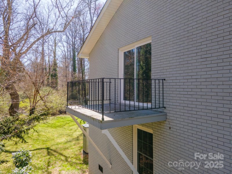 Property image 5 of 306 7th Street Place in Lecho Park, Conover, NC 28613