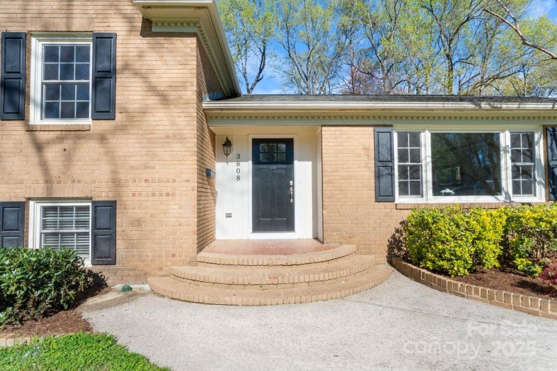 Property image 2 at 3808 Severn Avenue, Charlotte, NC 28210