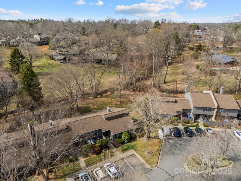 Property image 4 at 607 Crowfields Lane, Asheville, NC 28803