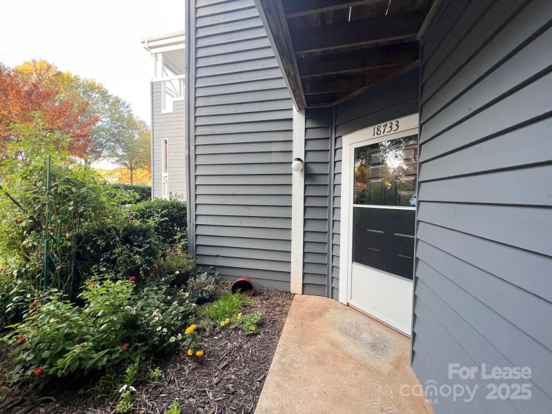 Property image 4 at 18733 Vineyard Point Lane, Cornelius, NC 28031