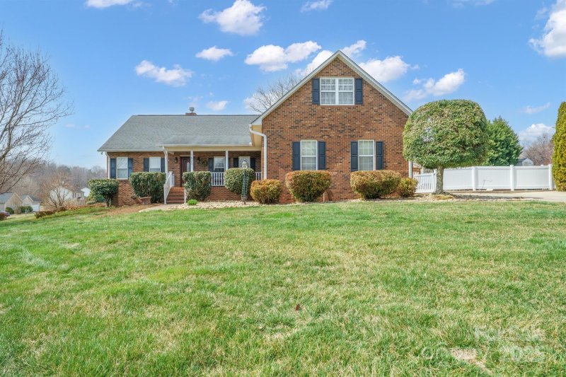 Property image 2 at 1529 Indian Springs Drive, Conover, NC 28613