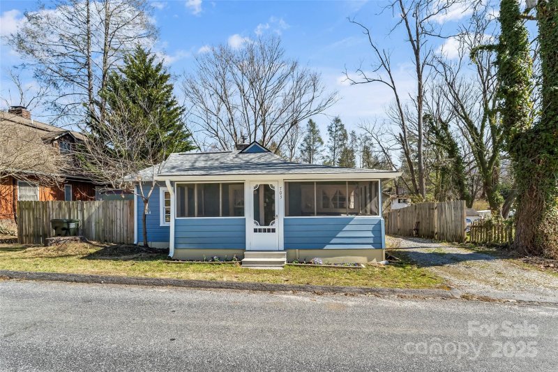 Property image 2 at 703 Miami Terrace, Hendersonville, NC 28791