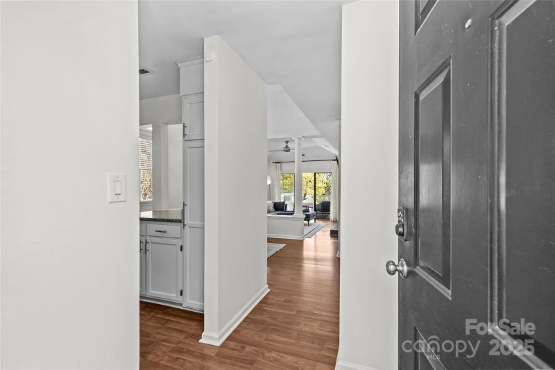 Property image 4 at 2719 Selwyn Avenue, Charlotte, NC 28209
