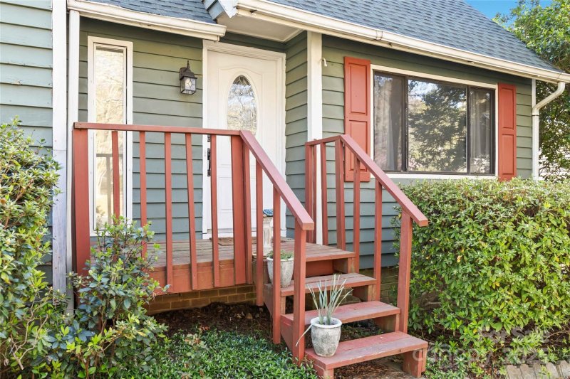 Property image 3 at 5012 Rolling Oak Lane, Charlotte, NC 28227