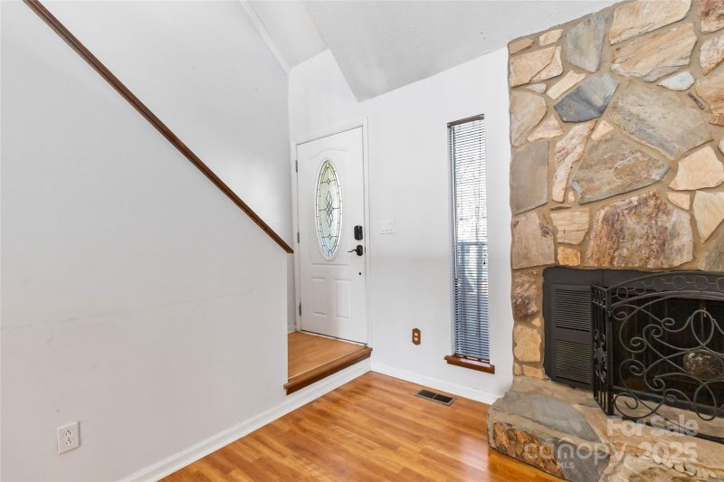 Property image 4 at 5012 Rolling Oak Lane, Charlotte, NC 28227