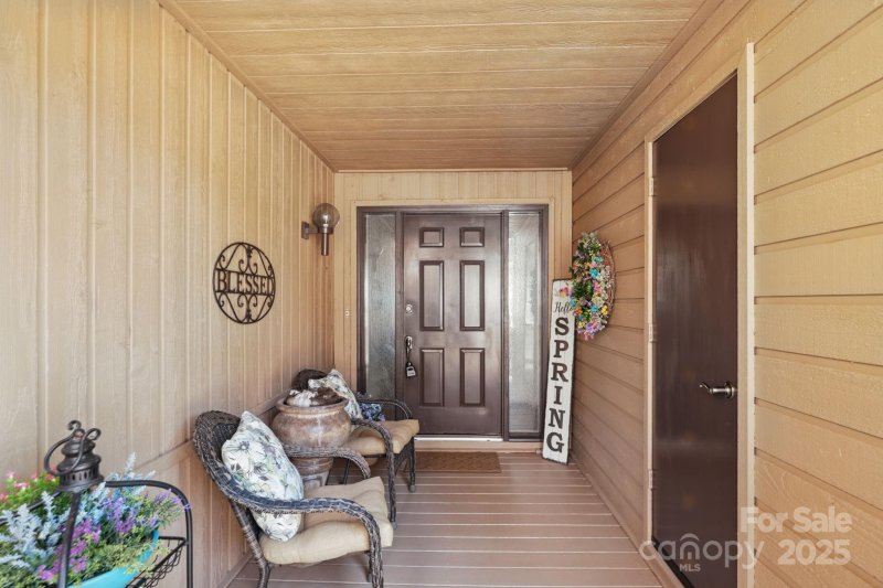 Property image 3 at 406 Live Oak Lane, Hendersonville, NC 28791