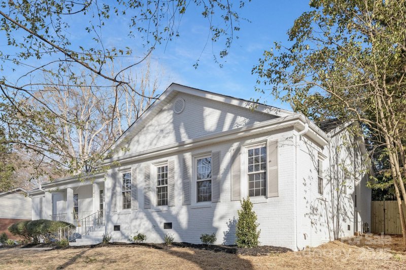 Property image 2 at 8142 Cliffside Drive, Charlotte, NC 28270