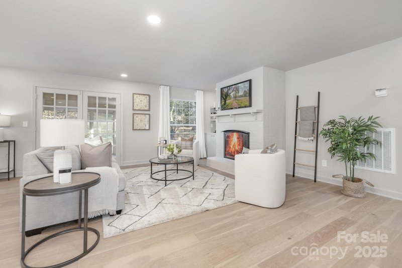 Property image 4 at 8142 Cliffside Drive, Charlotte, NC 28270