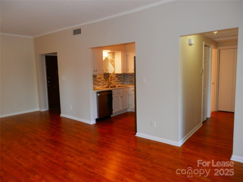 Property image 4 at 224 N Poplar Street, Charlotte, NC 28202