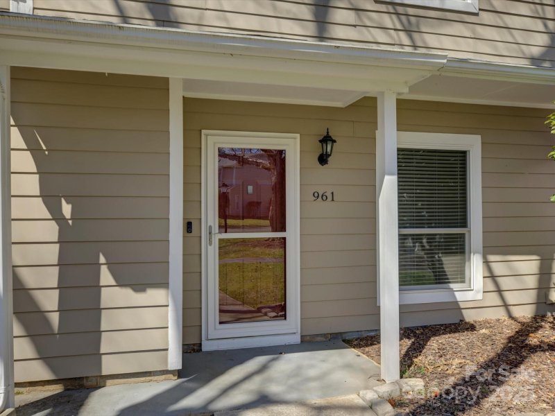 Property image 4 at 961 Sardis Cove Drive, Charlotte, NC 28270