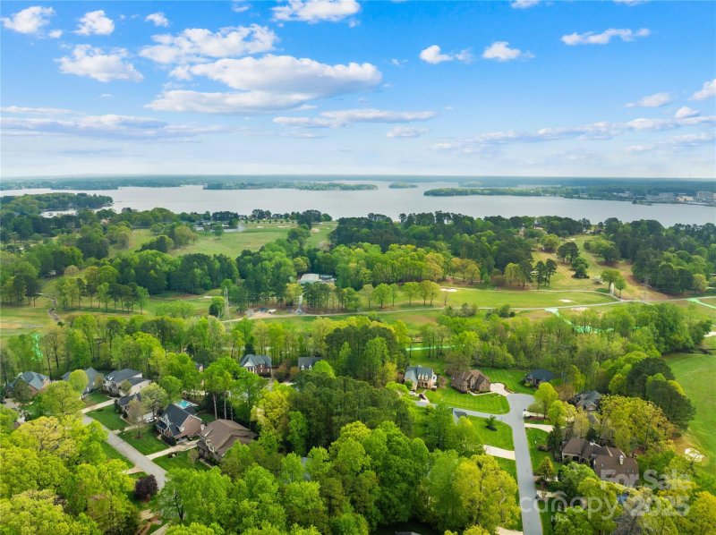 Cowans Ford, Stanley Community