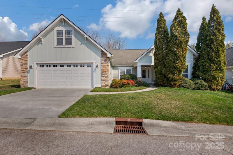 Property image 2 of 41 Sunview Circle in Baldwin Cove, Arden, NC 28704