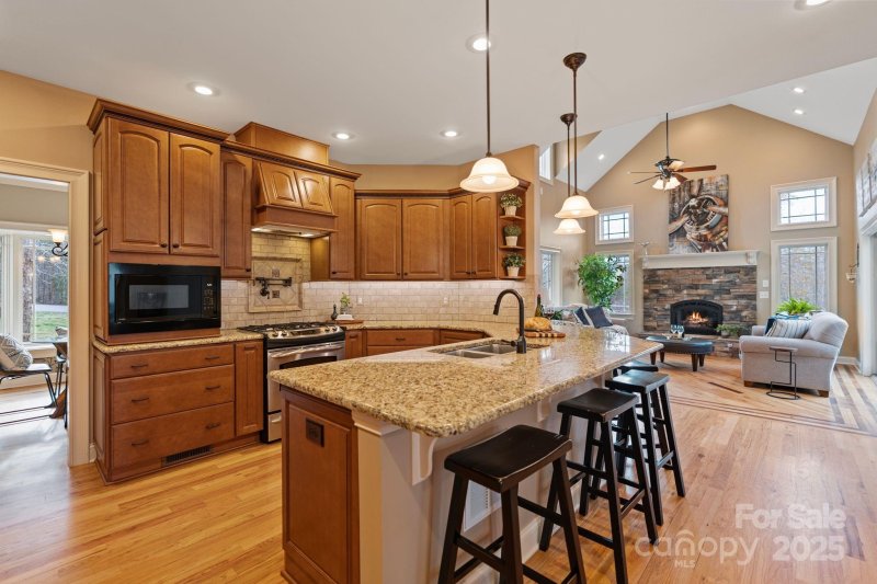 Property image 4 of 3196 Stonemill Path in Mountain Creek Ridge, Sherrills Ford, NC 28673