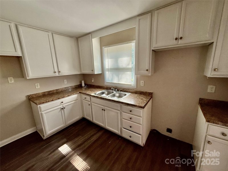 Property image 3 at 4228 Brookway Drive, Charlotte, NC 28208