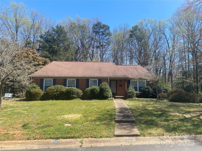 Property image 2 at 5255 Glenbrier Drive, Charlotte, NC 28212