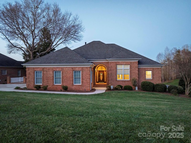 110 49th Avenue Place