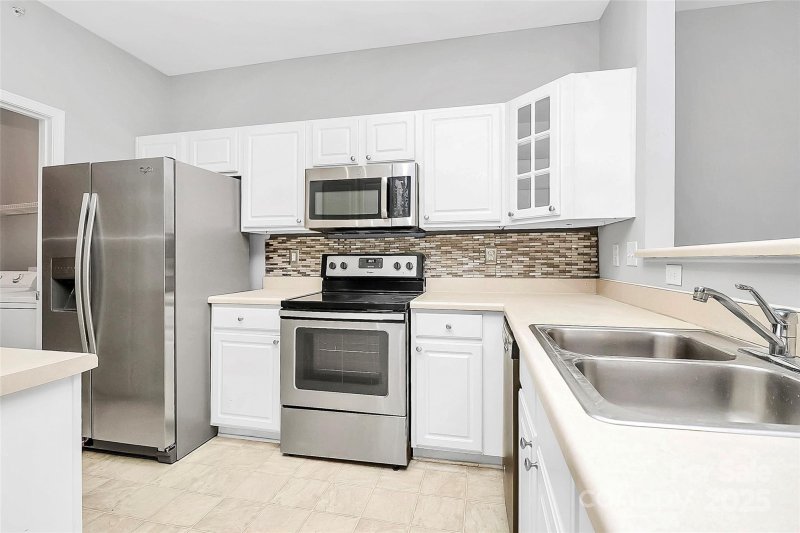 Property image 5 at 10663 Hill Point Court, Charlotte, NC 28262