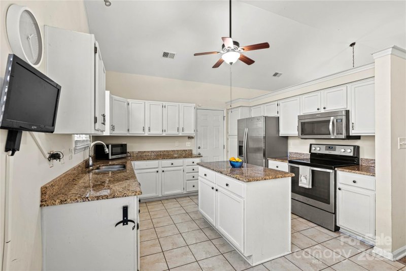 Property image 5 at 8402 Albury Walk Lane, Charlotte, NC 28277