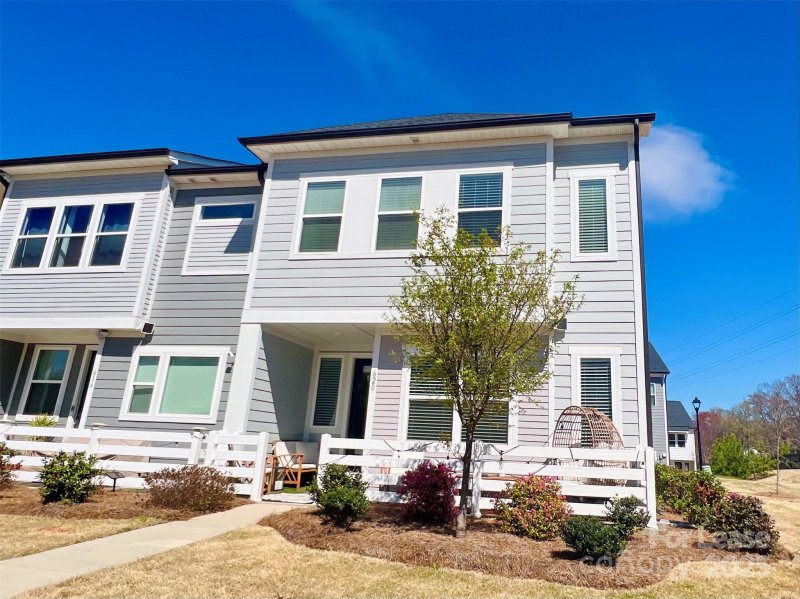 Property image 2 at 620 Myrick Alley, Charlotte, NC 28217