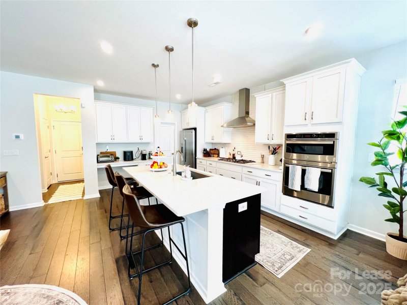 Property image 4 at 620 Myrick Alley, Charlotte, NC 28217