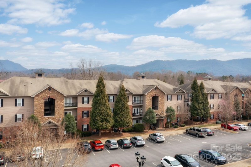 Property image 2 at 637 Appeldoorn Circle, Asheville, NC 28803