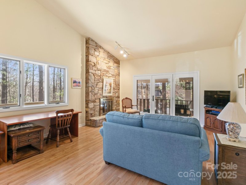 Property image 4 at 202 Water Oak Lane, Hendersonville, NC 28791