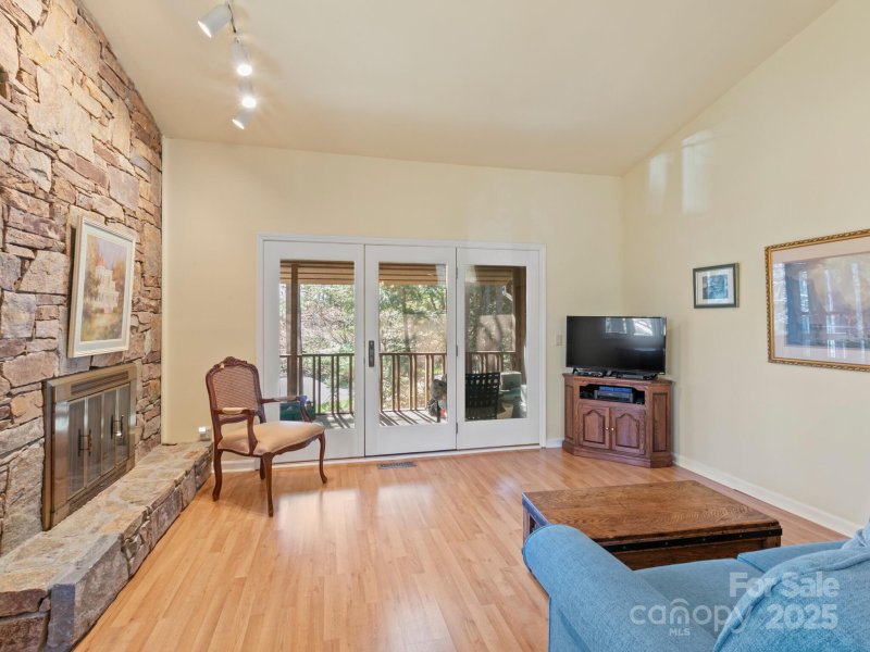 Property image 5 at 202 Water Oak Lane, Hendersonville, NC 28791