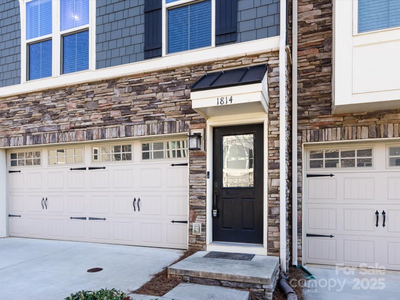 Property image 2 at 1814 Shumard Lane, Charlotte, NC 28205