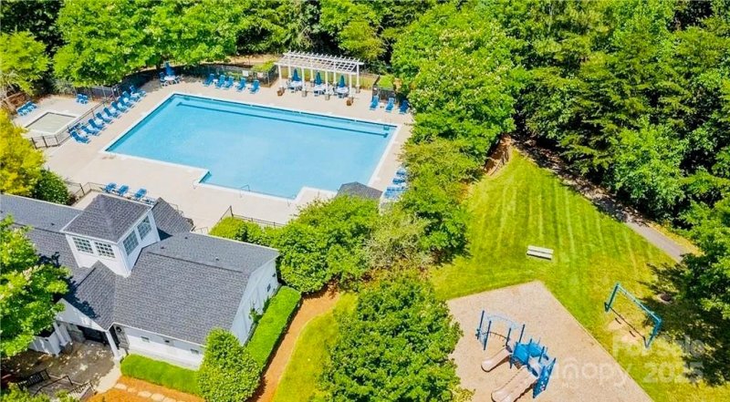 Property image 4 at 20313 Queensdale Drive, Cornelius, NC 28031