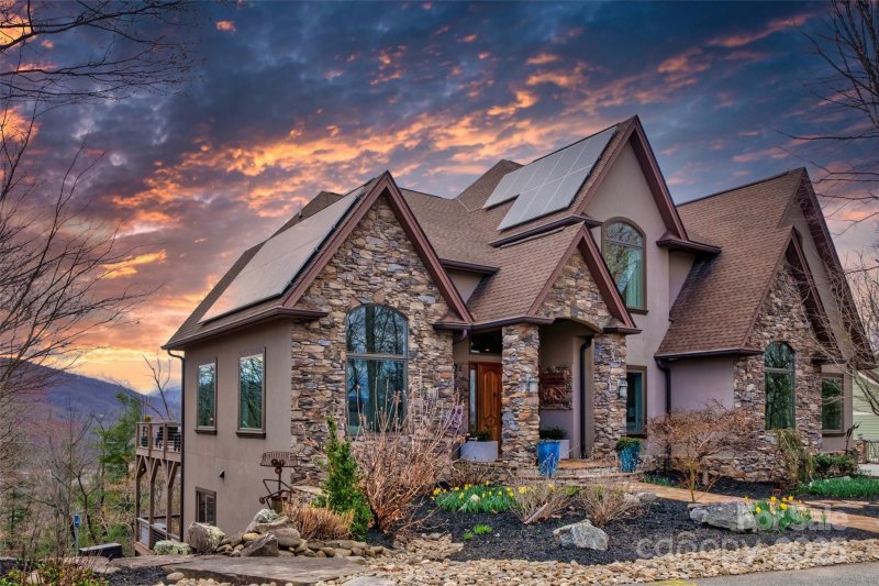 Property image 3 of 56 Chimney Crest Drive in Crest Mountain, Asheville, NC 28806