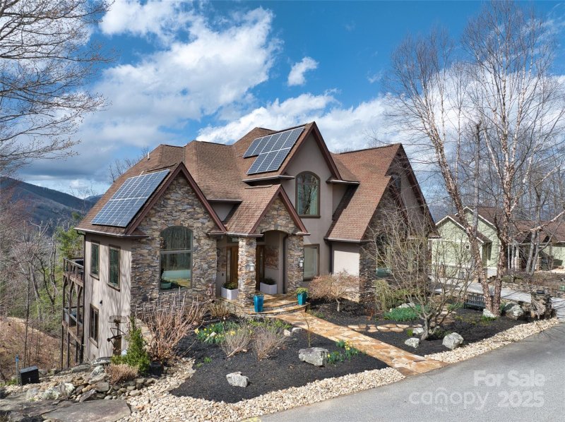 Property image 4 of 56 Chimney Crest Drive in Crest Mountain, Asheville, NC 28806