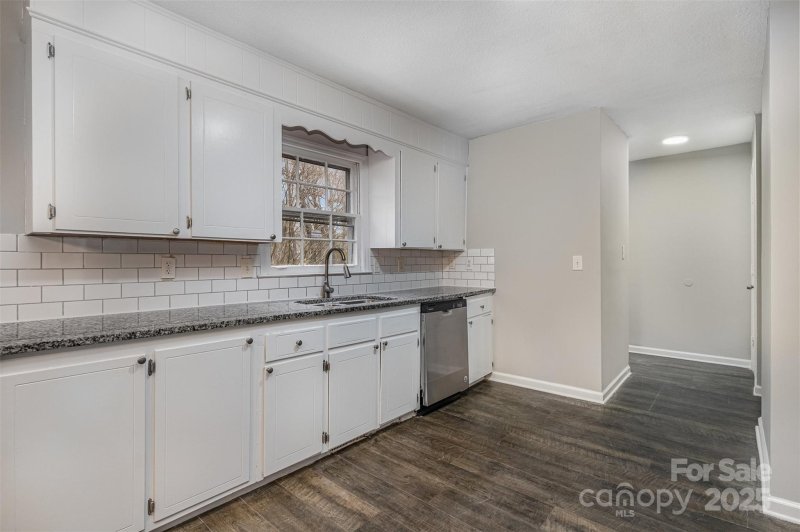 Property image 4 at 1024 Eaglewood Avenue, Charlotte, NC 28212