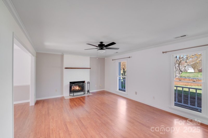 Property image 3 at 13732 Strathaven Drive, Matthews, NC 28105