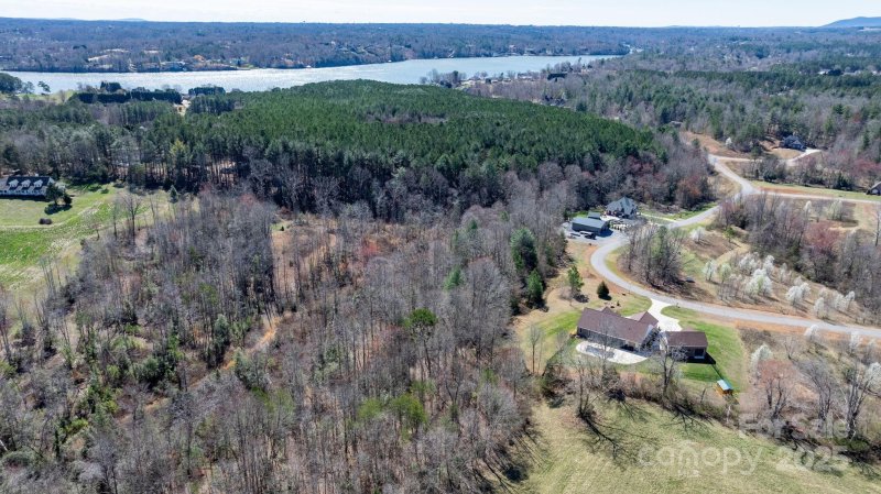 Property image 3 of 5300 Antler Creek Drive in Antler Cove, Granite Falls, NC 28630