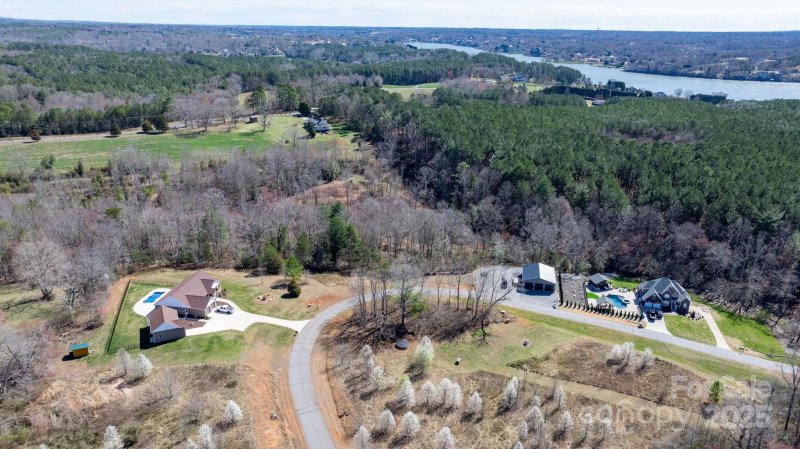 Property image 5 of 5300 Antler Creek Drive in Antler Cove, Granite Falls, NC 28630
