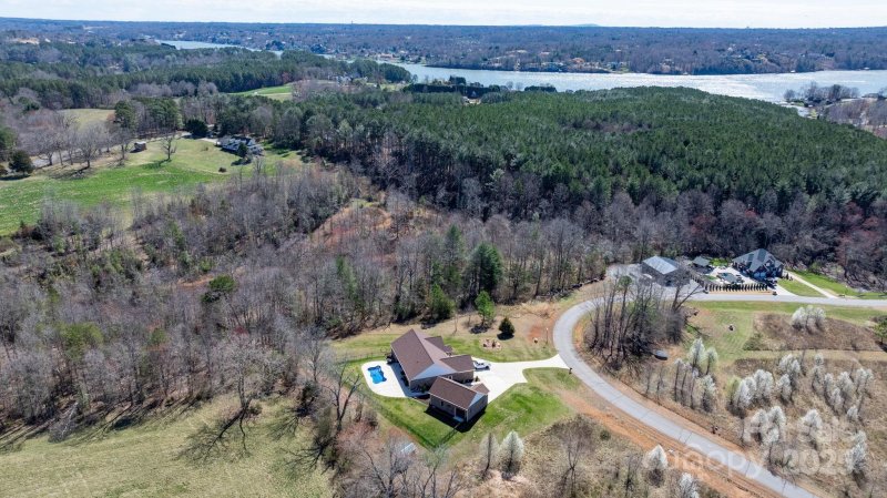 Property image 5 of 5306 Antler Creek Drive in Antler Cove, Granite Falls, NC 28630