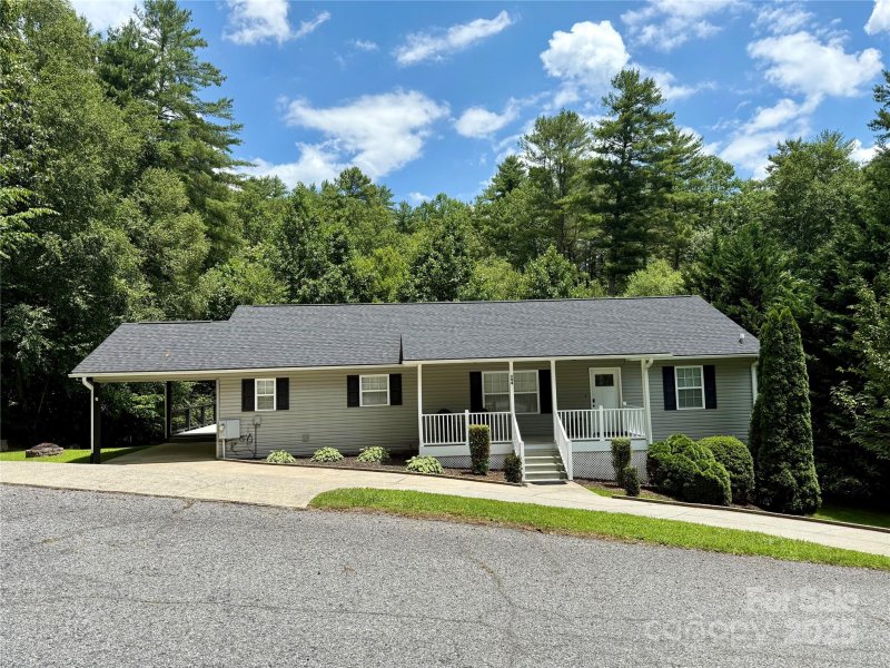 Oak Woods, Pisgah Forest Community