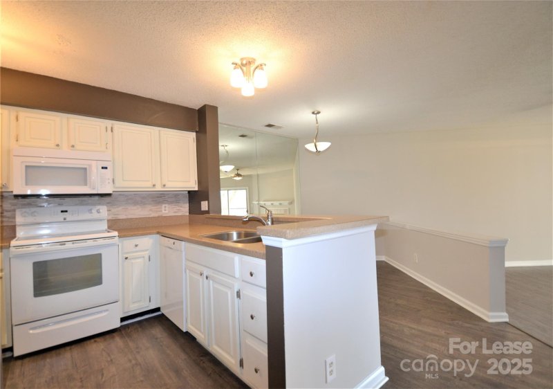 Property image 3 of 18809 Nautical Drive in Admirals Quarters, Cornelius, NC 28031