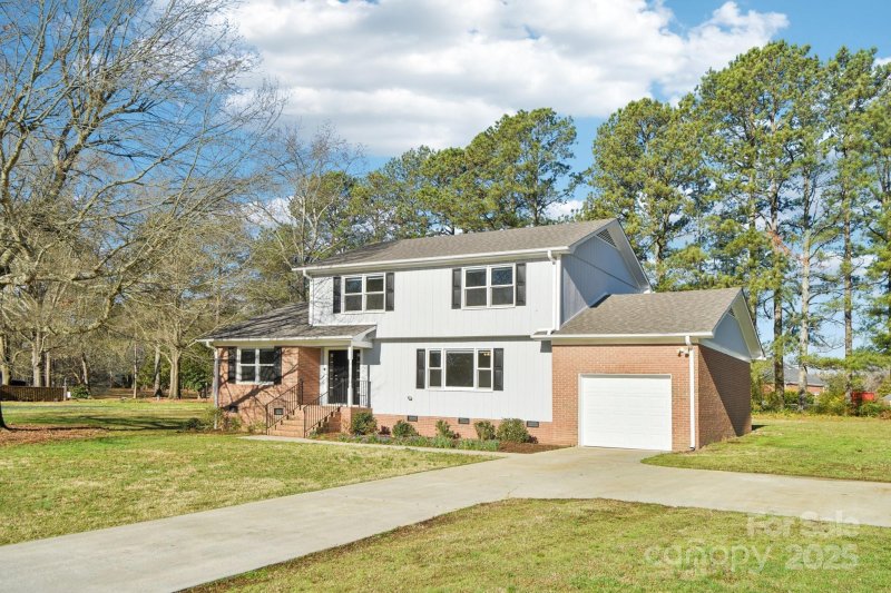 Property image 3 at 2611 Rolling Hills Drive, Monroe, NC 28110