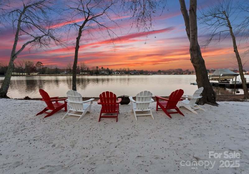 Property image 2 at 147 Shelburne Place, Mooresville, NC 28117