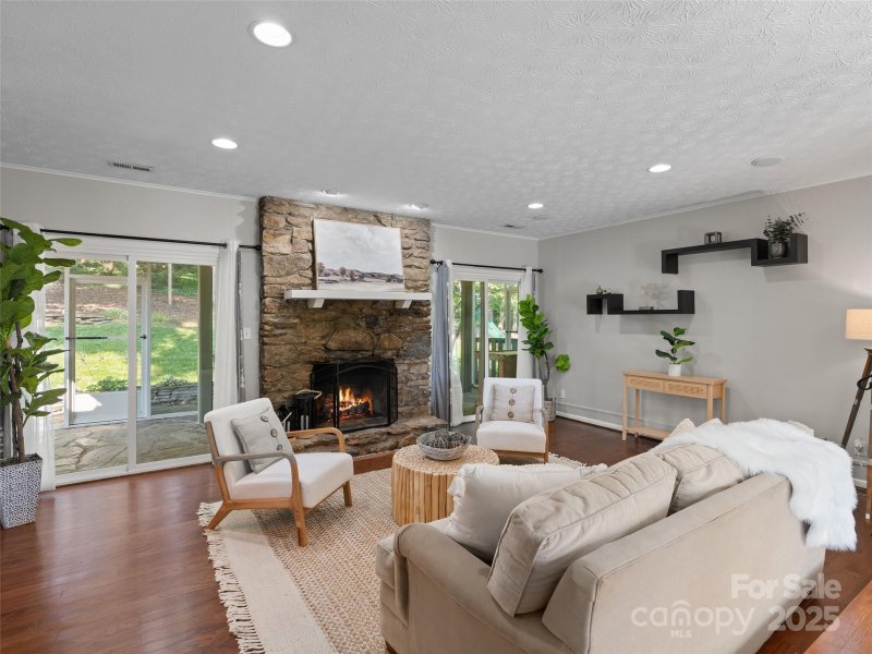 Property image 2 at 324 Woody Lane, Asheville, NC 28804