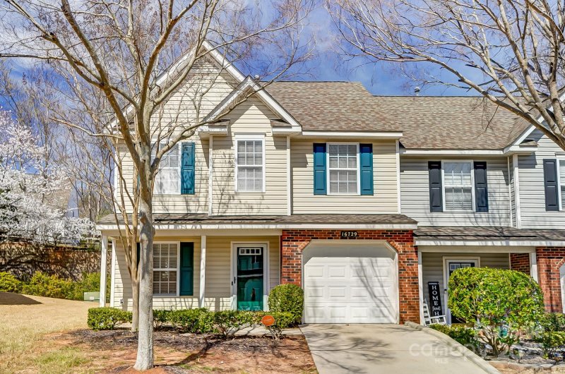 Property image 2 at 16729 Timber Crossing Road, Charlotte, NC 28213