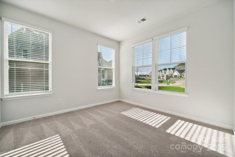 Property image 5 at 4011 Vista Pine Drive, Charlotte, NC 28215