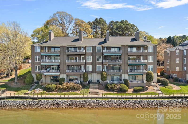 Property image 3 at 7332 Lakefront Drive, Charlotte, NC 28278