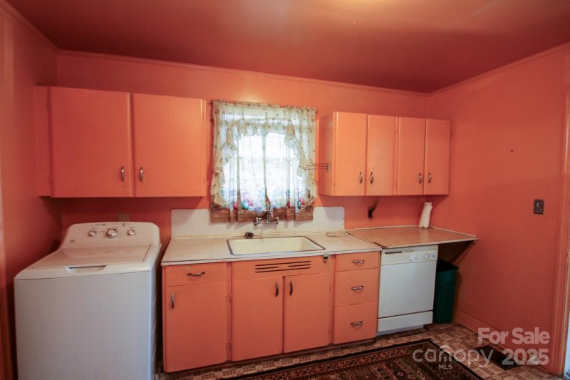 Property image 5 at 2825 Bancroft Street, Charlotte, NC 28206