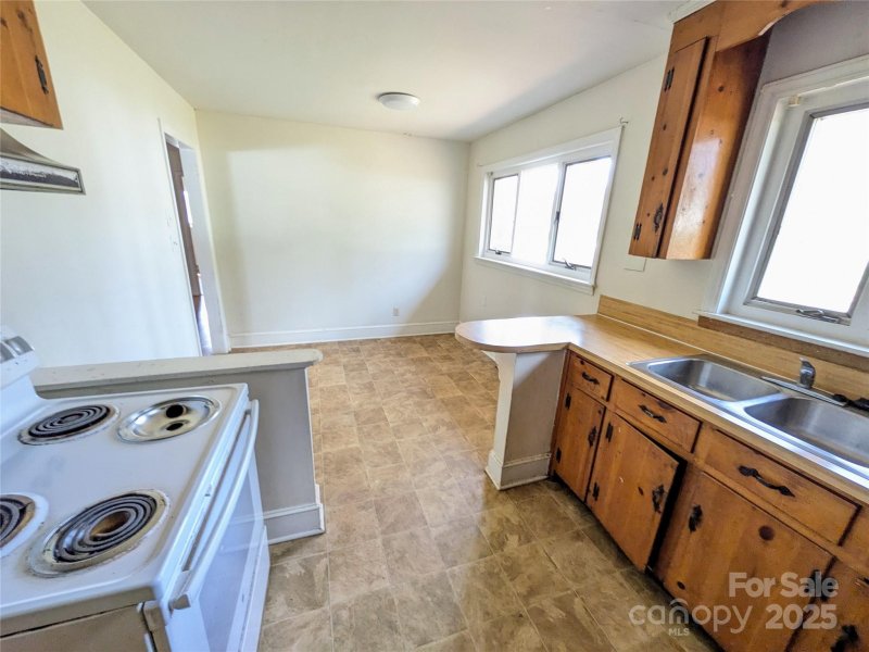 Property image 5 at 4801 Kipling Drive, Charlotte, NC 28212